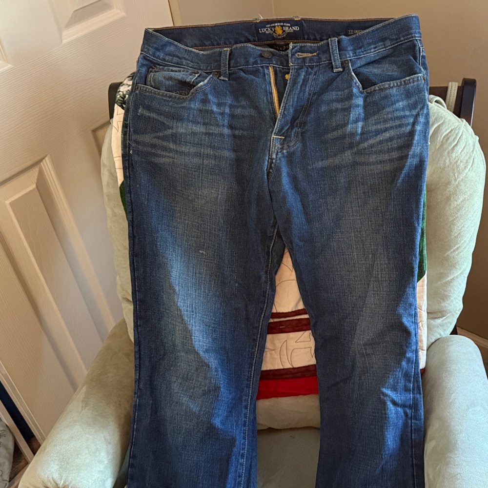 221 original straight Lucky Brand Men's Blue Jeans